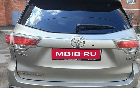 Toyota Highlander III, 2014 год, 2 600 000 рублей, 7 фотография