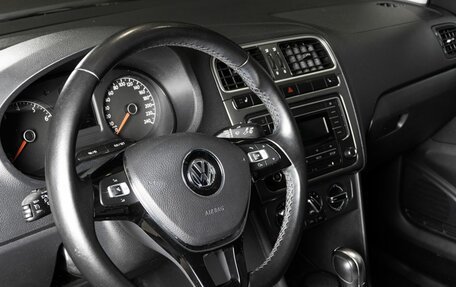 Volkswagen Polo VI (EU Market), 2018 год, 1 329 500 рублей, 3 фотография