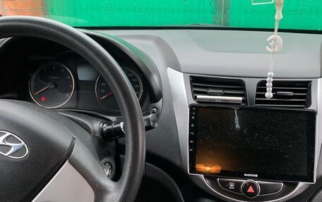 Hyundai Solaris II рестайлинг, 2015 год, 660 000 рублей, 5 фотография