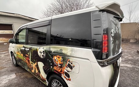 Toyota Voxy III, 2016 год, 1 750 000 рублей, 4 фотография