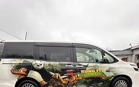 Toyota Voxy III, 2016 год, 1 750 000 рублей, 9 фотография