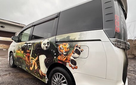 Toyota Voxy III, 2016 год, 1 750 000 рублей, 5 фотография