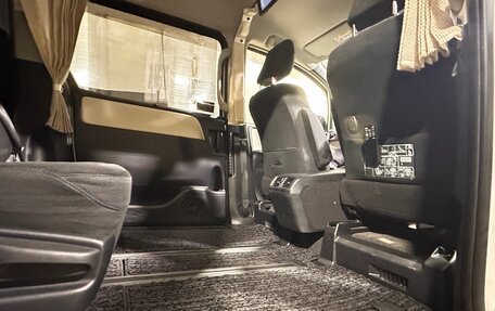 Toyota Voxy III, 2016 год, 1 750 000 рублей, 18 фотография