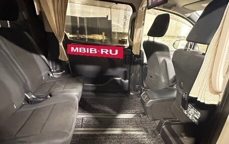 Toyota Voxy III, 2016 год, 1 750 000 рублей, 17 фотография