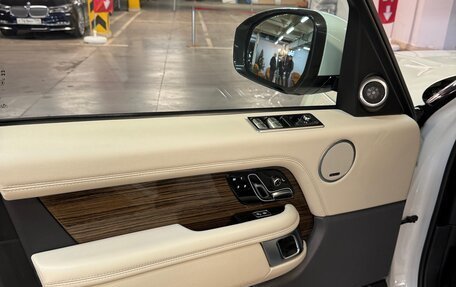 Land Rover Range Rover IV рестайлинг, 2018 год, 5 950 000 рублей, 9 фотография