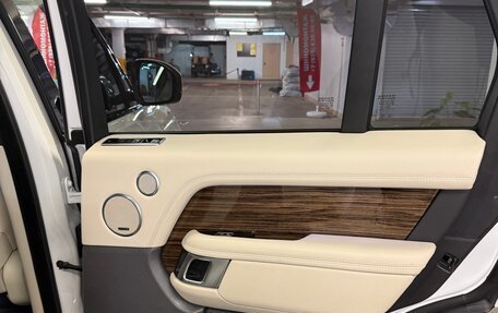 Land Rover Range Rover IV рестайлинг, 2018 год, 5 950 000 рублей, 18 фотография