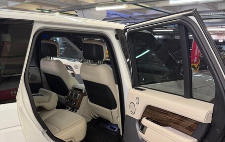 Land Rover Range Rover IV рестайлинг, 2018 год, 5 950 000 рублей, 16 фотография