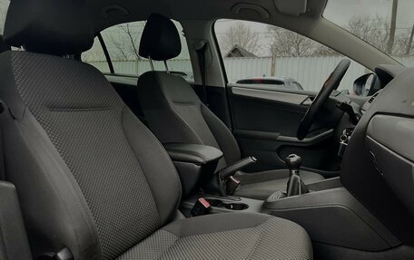 Volkswagen Jetta VI, 2011 год, 1 099 000 рублей, 8 фотография