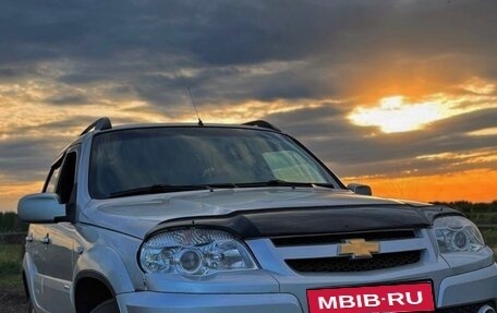 Chevrolet Niva I рестайлинг, 2010 год, 550 000 рублей, 1 фотография