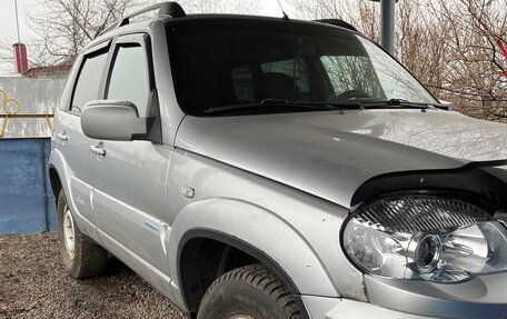 Chevrolet Niva I рестайлинг, 2010 год, 550 000 рублей, 4 фотография