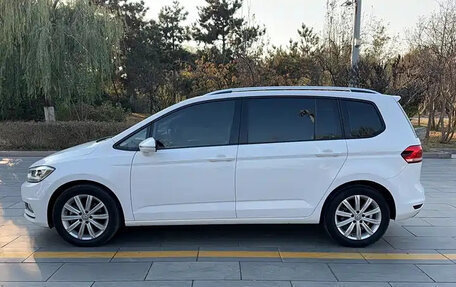 Volkswagen Touran III, 2021 год, 1 680 069 рублей, 6 фотография