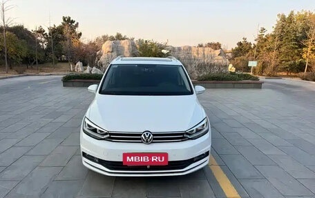 Volkswagen Touran III, 2021 год, 1 680 069 рублей, 2 фотография