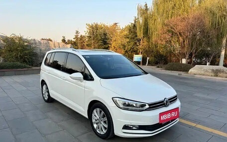 Volkswagen Touran III, 2021 год, 1 680 069 рублей, 3 фотография