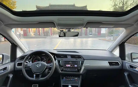 Volkswagen Touran III, 2021 год, 1 680 069 рублей, 12 фотография