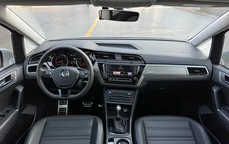 Volkswagen Touran III, 2021 год, 1 680 069 рублей, 11 фотография