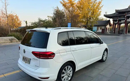 Volkswagen Touran III, 2021 год, 1 680 069 рублей, 7 фотография