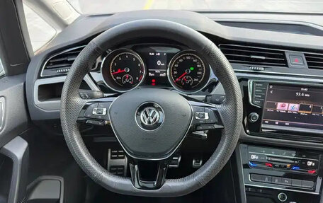 Volkswagen Touran III, 2021 год, 1 680 069 рублей, 13 фотография