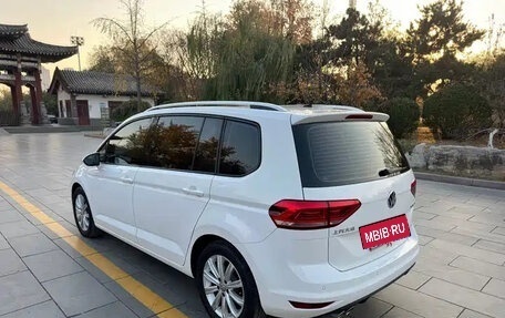 Volkswagen Touran III, 2021 год, 1 680 069 рублей, 8 фотография