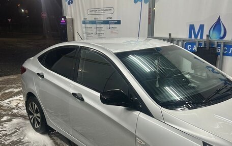 Hyundai Solaris II рестайлинг, 2014 год, 850 000 рублей, 3 фотография