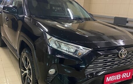 Toyota RAV4, 2020 год, 4 200 000 рублей, 6 фотография