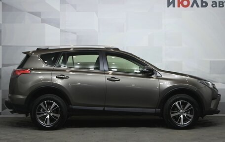 Toyota RAV4, 2016 год, 2 400 000 рублей, 9 фотография