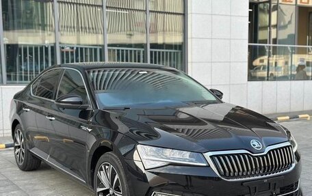 Skoda Superb III рестайлинг, 2025 год, 2 350 300 рублей, 2 фотография