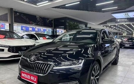 Skoda Superb III рестайлинг, 2025 год, 2 000 300 рублей, 1 фотография