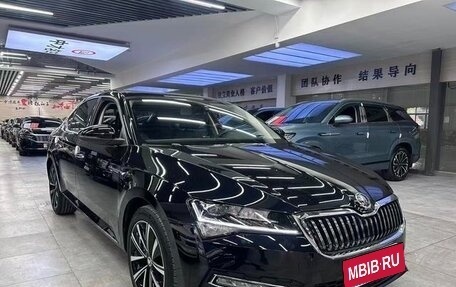 Skoda Superb III рестайлинг, 2025 год, 2 000 300 рублей, 3 фотография