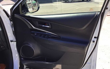 Toyota Harrier, 2020 год, 2 320 000 рублей, 20 фотография