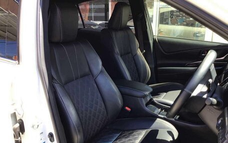 Toyota Harrier, 2020 год, 2 320 000 рублей, 19 фотография