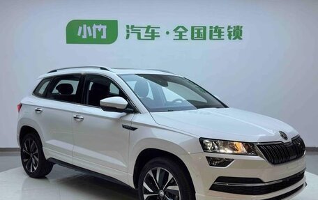 Skoda Karoq I, 2022 год, 1 680 300 рублей, 2 фотография