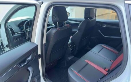 Skoda Karoq I, 2022 год, 1 680 300 рублей, 9 фотография