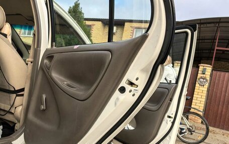 Toyota Platz, 2003 год, 395 000 рублей, 9 фотография