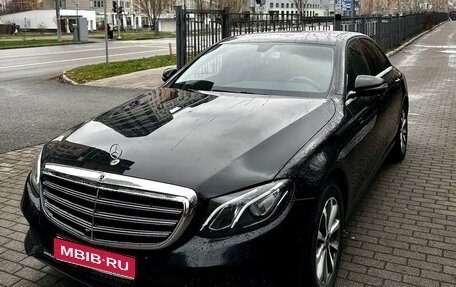 Mercedes-Benz E-Класс, 2020 год, 2 600 000 рублей, 1 фотография