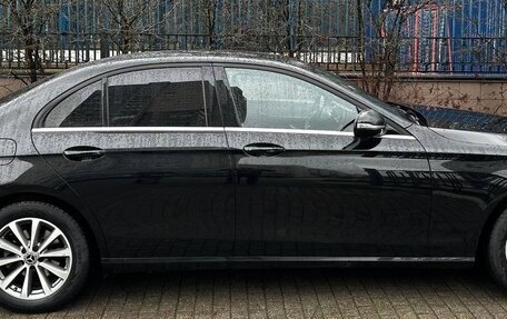 Mercedes-Benz E-Класс, 2020 год, 2 600 000 рублей, 11 фотография