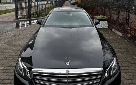 Mercedes-Benz E-Класс, 2020 год, 2 600 000 рублей, 15 фотография