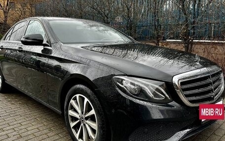 Mercedes-Benz E-Класс, 2020 год, 2 600 000 рублей, 13 фотография