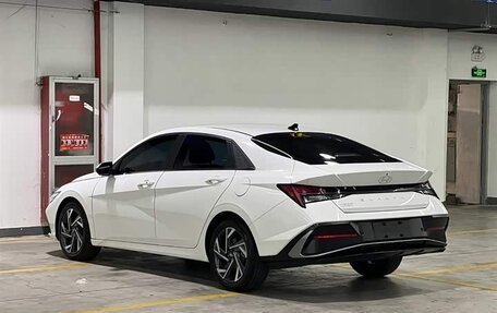 Hyundai Elantra, 2024 год, 1 750 000 рублей, 4 фотография