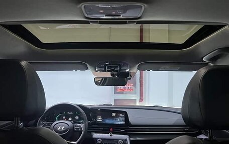 Hyundai Elantra, 2024 год, 1 750 000 рублей, 13 фотография