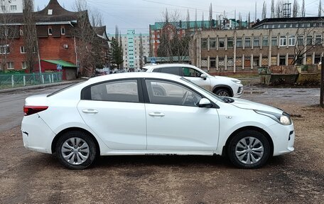 KIA Rio IV, 2020 год, 650 000 рублей, 4 фотография