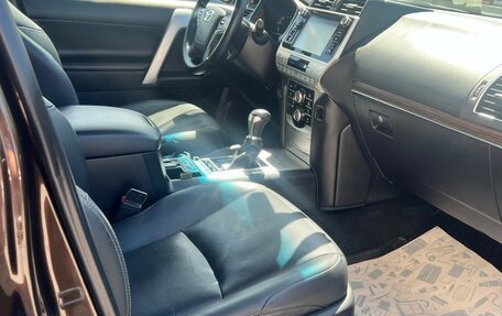 Toyota Land Cruiser Prado 150 рестайлинг 2, 2020 год, 5 100 000 рублей, 6 фотография