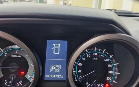 Toyota Land Cruiser Prado 150 рестайлинг 2, 2010 год, 2 550 000 рублей, 6 фотография