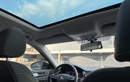 Skoda Superb III рестайлинг, 2025 год, 3 000 000 рублей, 13 фотография