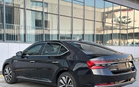 Skoda Superb III рестайлинг, 2025 год, 3 000 000 рублей, 17 фотография