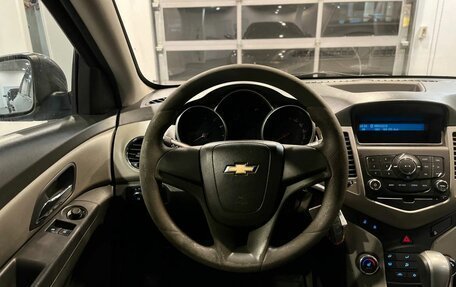 Chevrolet Cruze II, 2010 год, 616 000 рублей, 9 фотография