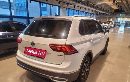 Volkswagen Tiguan II, 2022 год, 3 250 178 рублей, 3 фотография