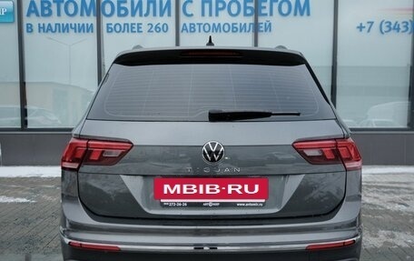 Volkswagen Tiguan II, 2021 год, 2 650 000 рублей, 4 фотография