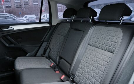 Volkswagen Tiguan II, 2021 год, 2 650 000 рублей, 18 фотография