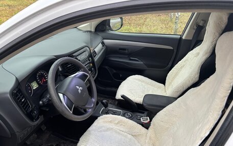 Mitsubishi Outlander III рестайлинг 3, 2014 год, 1 300 000 рублей, 4 фотография