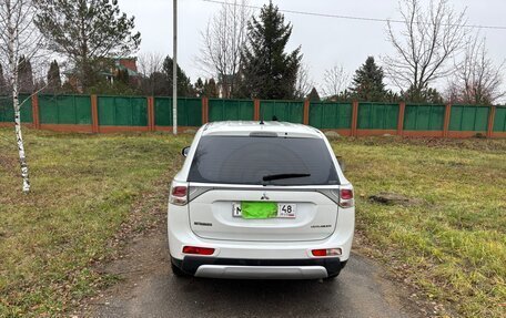 Mitsubishi Outlander III рестайлинг 3, 2014 год, 1 300 000 рублей, 8 фотография